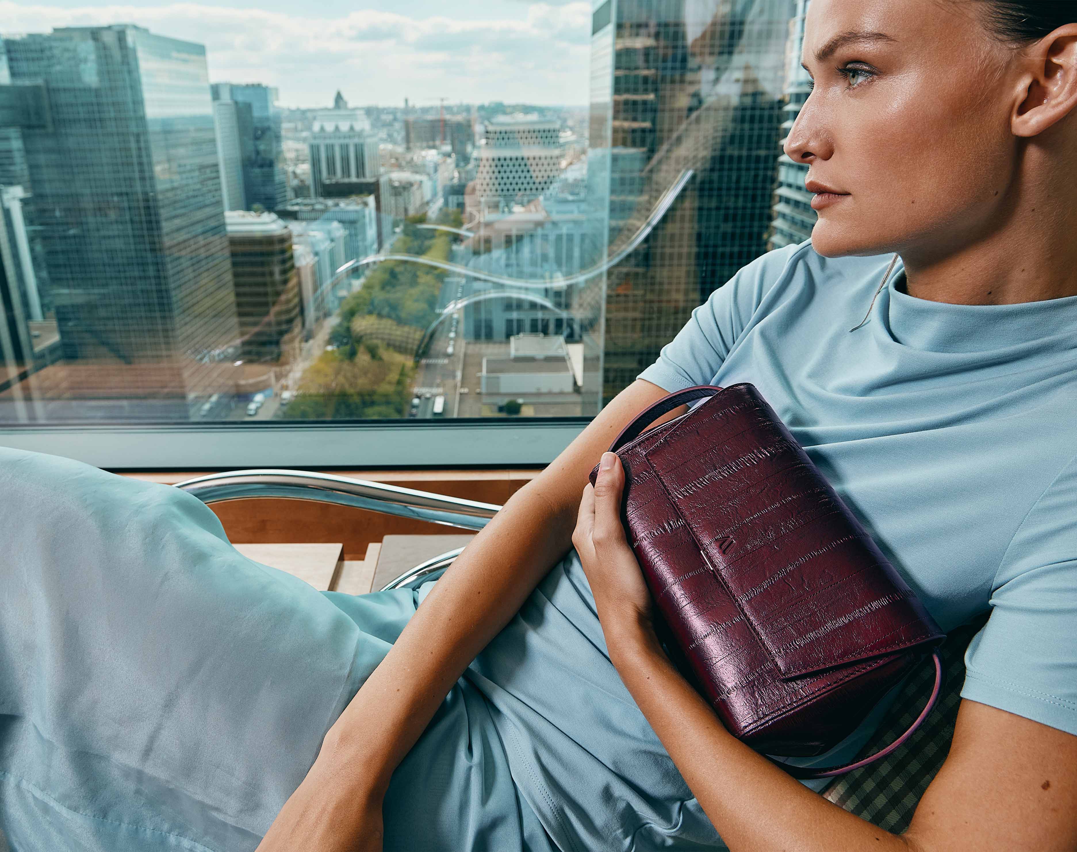 Ikon Clutch - eel aubergine - Image 4